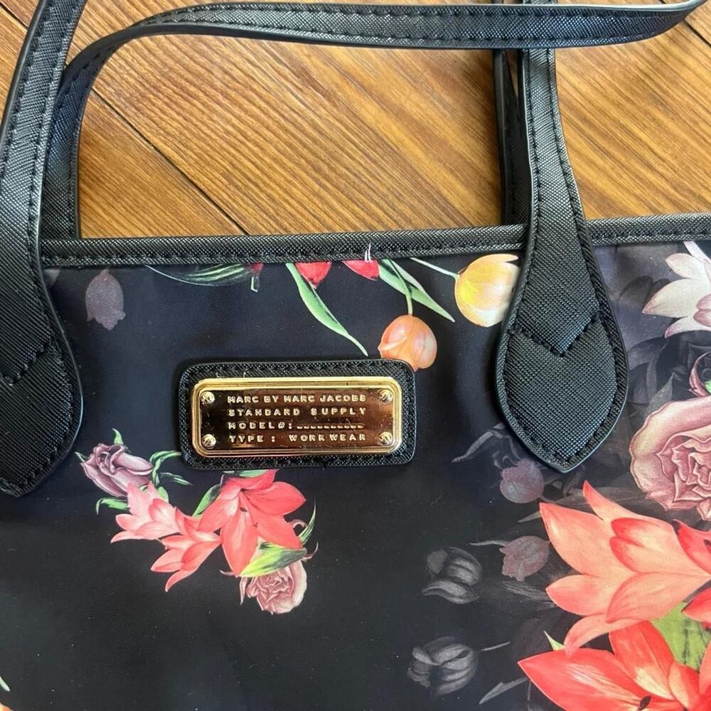 Marc by Marc Jacobs Black Multicolored Floral Purse Handbag FLAW - Picture 3 of 4